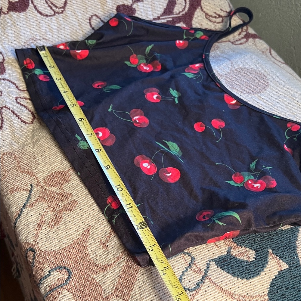 #1018+Cherry Print Black Crop Top - Picture 4 of 8